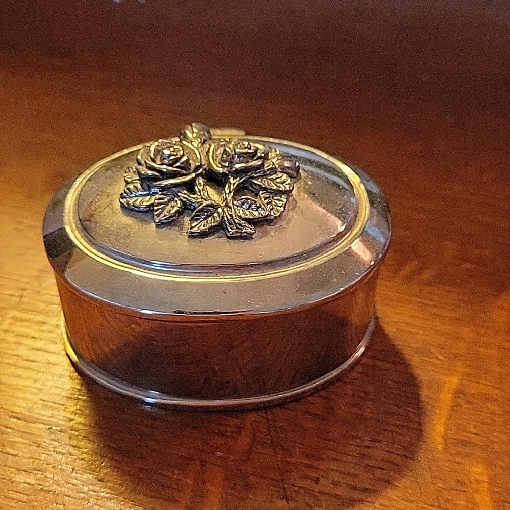 Beautiful Jewelry Box 3" long x 2" high